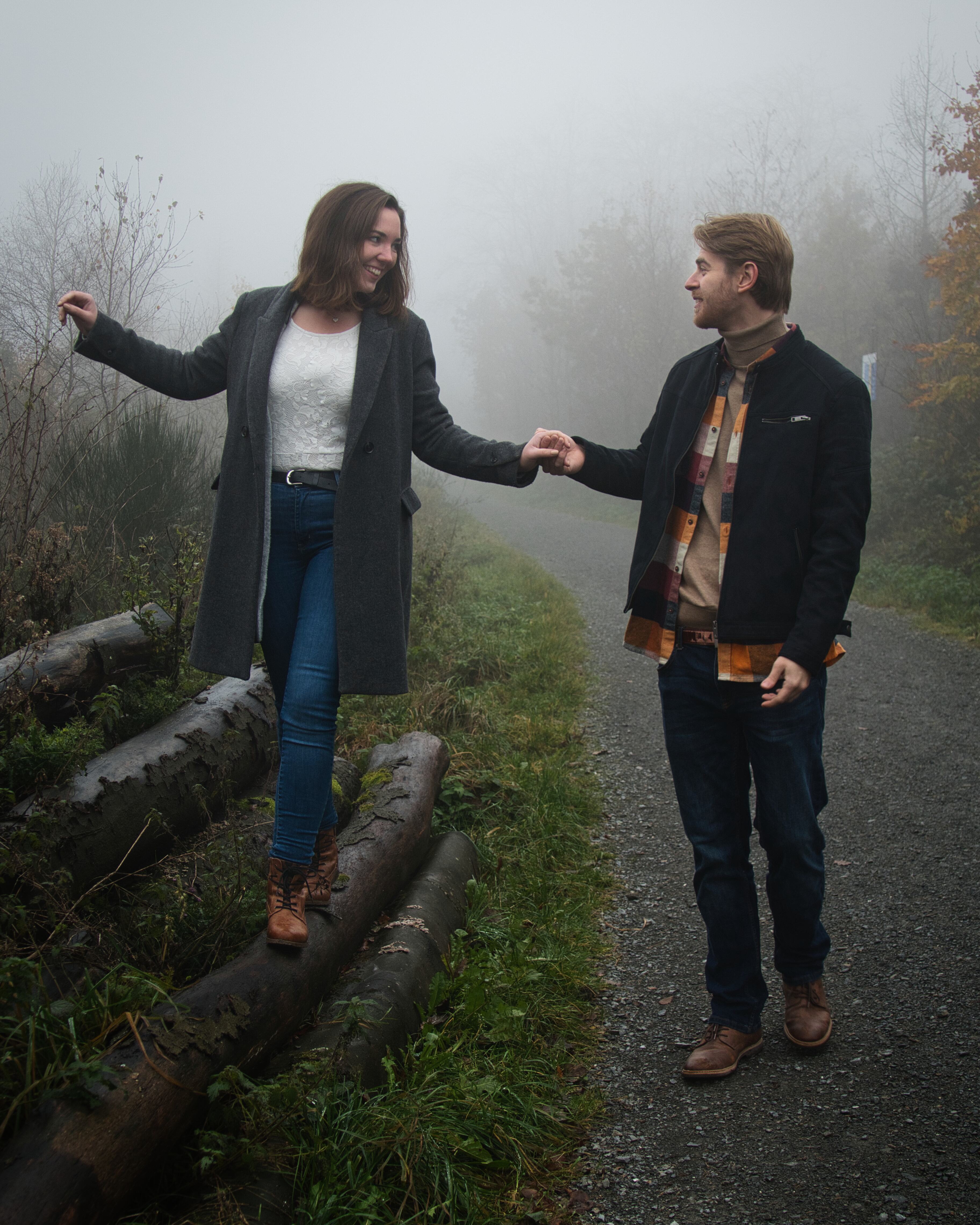 Paarportrait – Balanceakt | Portraitfoto | Neuenrade | Kohlberg