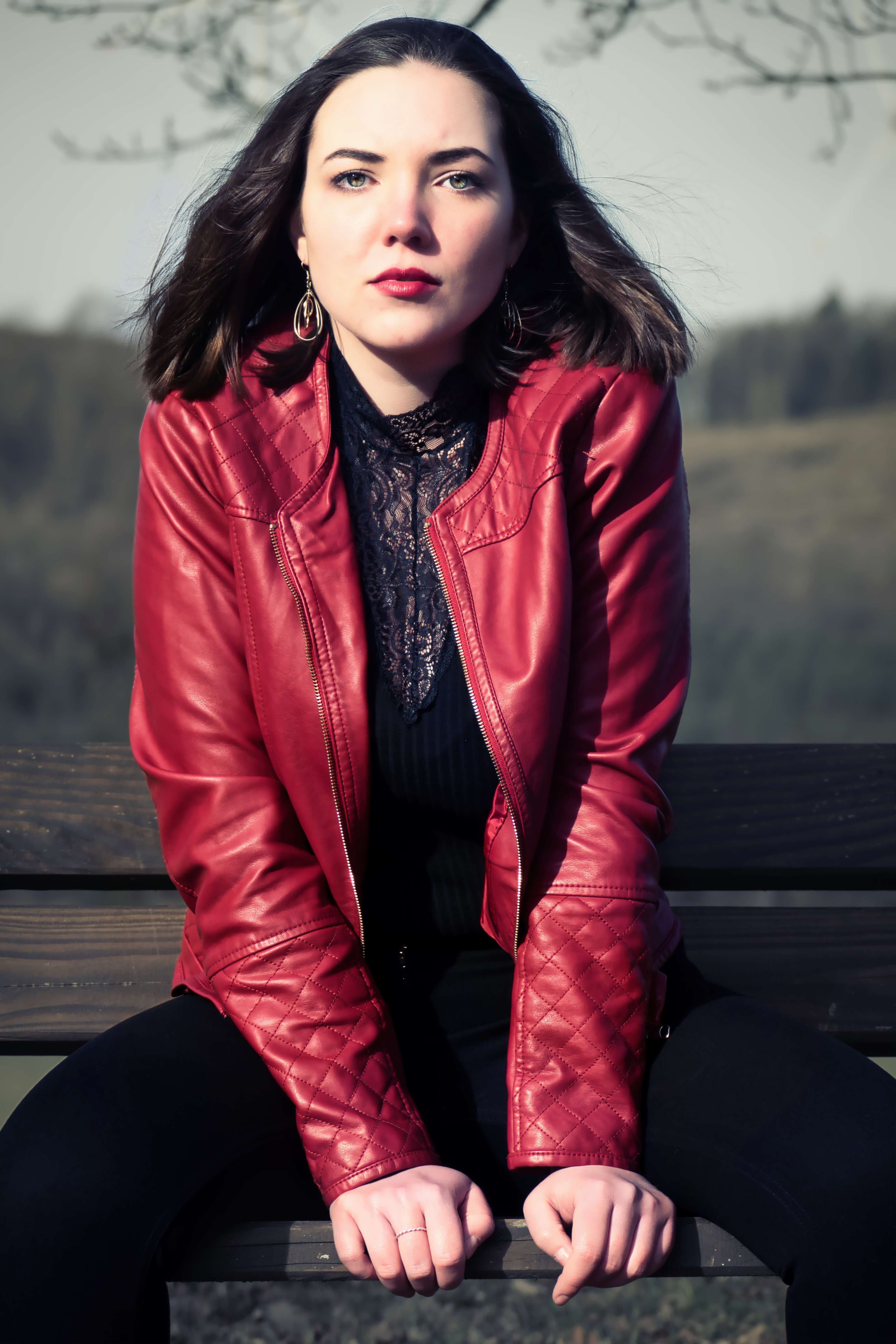 Portrait rote Lederjacke | Portraitfoto | Neuenrade | hinter der Stadt